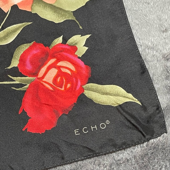Large vintage Echo silk scarf with roses - Picture 3 of 9